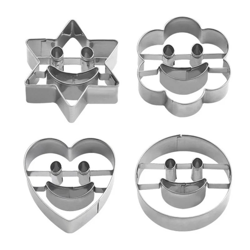 4 Piece Smiley Christmas Cookie Mold Gingerbread House Fondant Tool 3D Stainless Steel Cookie Mold Bakery Accessories