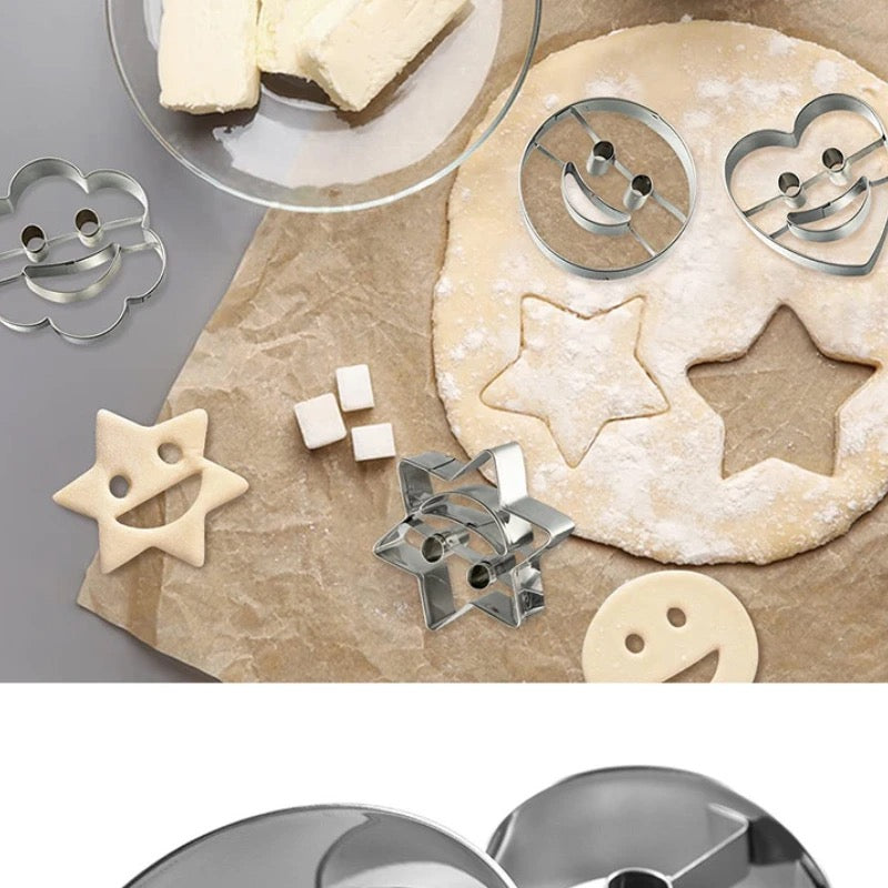 4 Piece Smiley Christmas Cookie Mold Gingerbread House Fondant Tool 3D Stainless Steel Cookie Mold Bakery Accessories