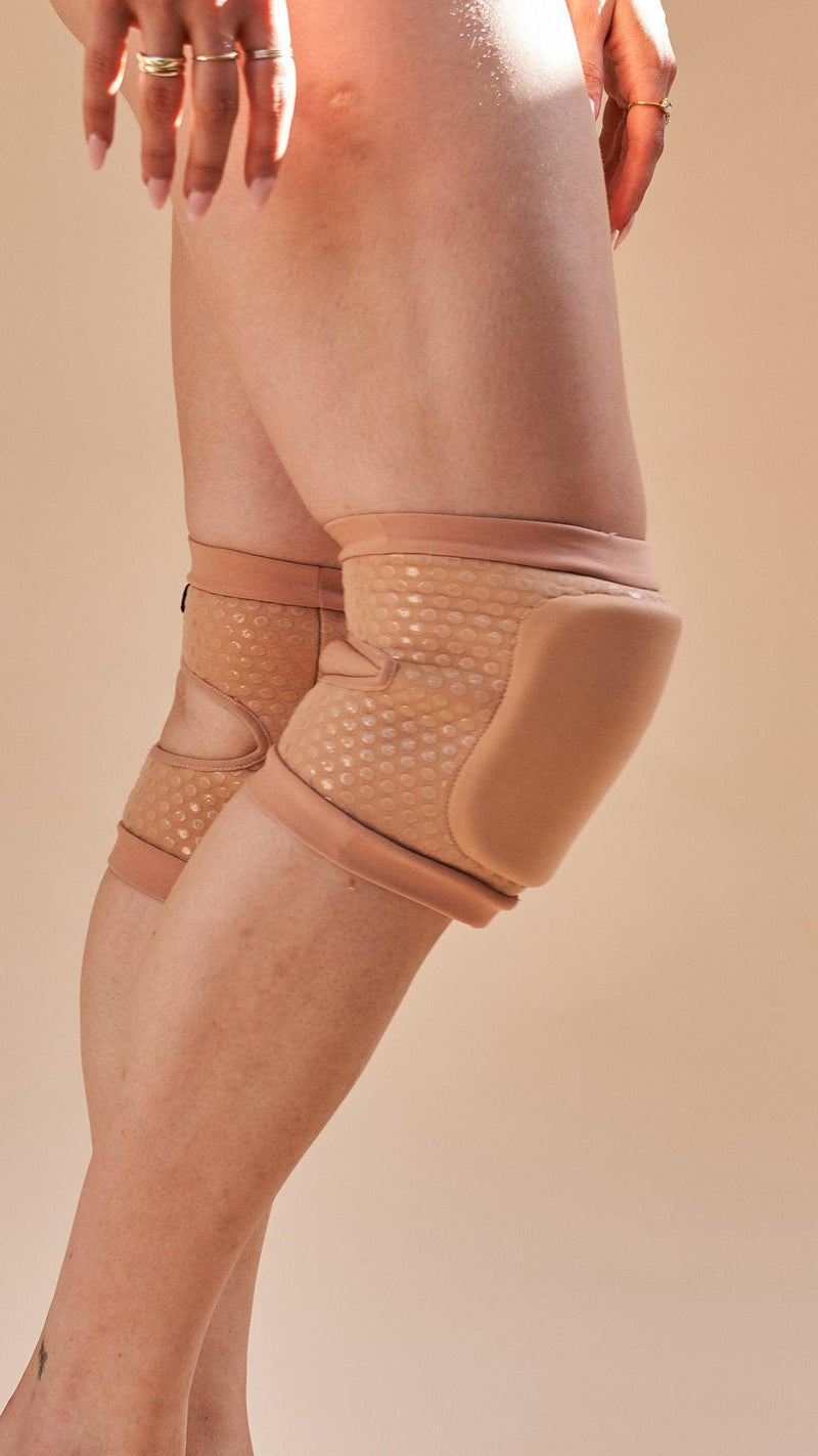 Lunalae Sticky Slim Look Kneepads - Sand