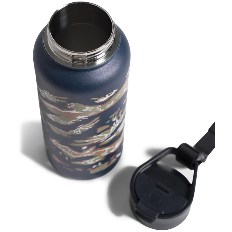 UNITED BY BLUE INSULATED STEEL BOTTLE 32 OZ lakeside camo