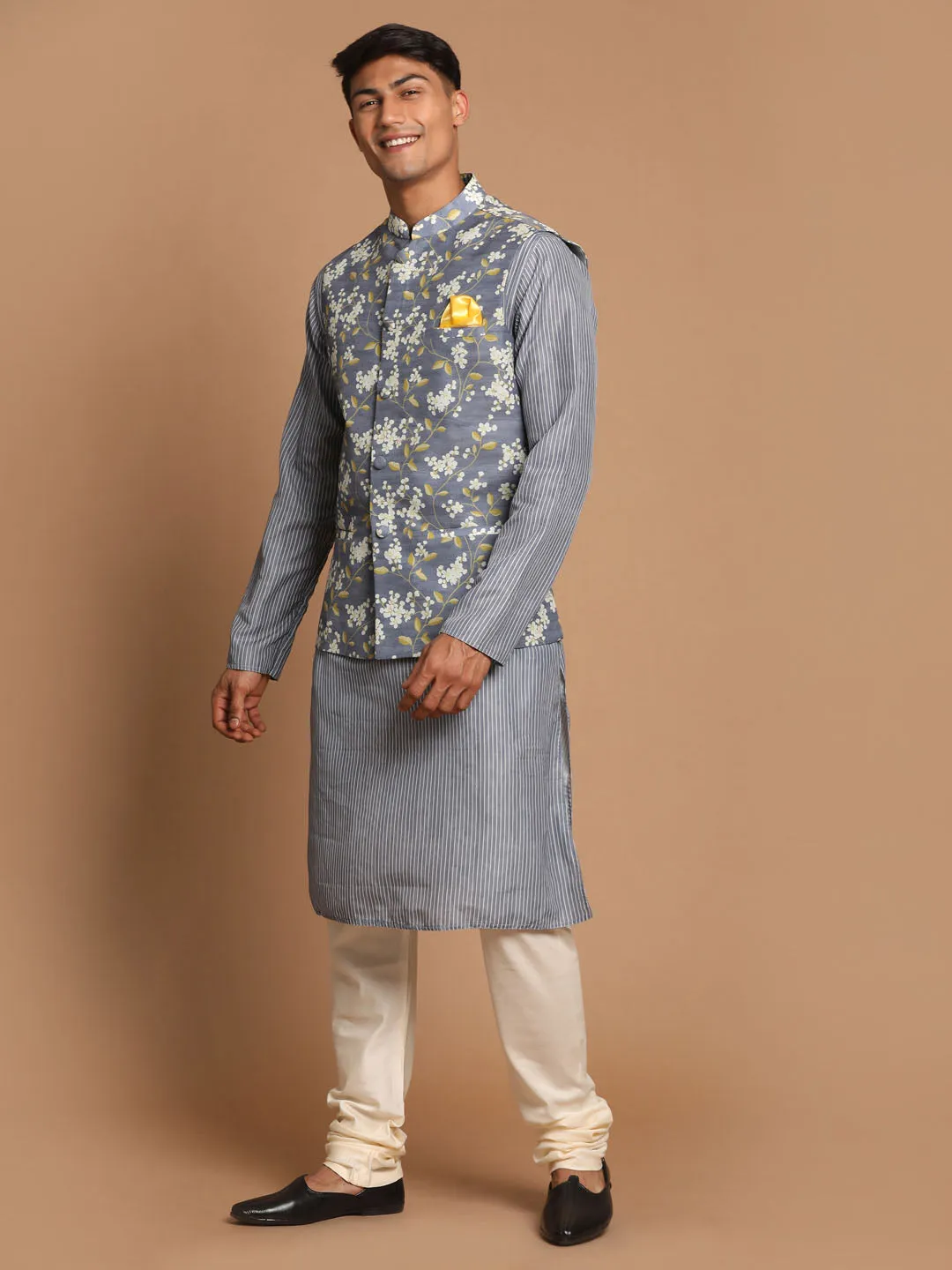 VASTRAMAY Men's Grey Printed Nehru Jacket And kurta With Cream Pyjama Set